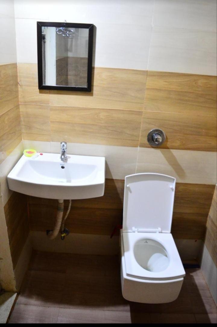 Hotel Bholenath Uddzsaín Kültér fotó